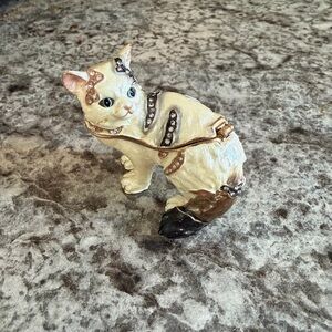 Ceil Collectibles Cat figurine